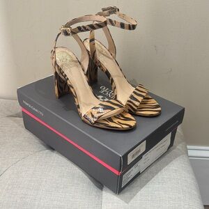Vince Camuto Animal Print Heels SZ 5.5